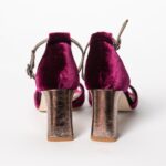 Sandalia terciopelo granate